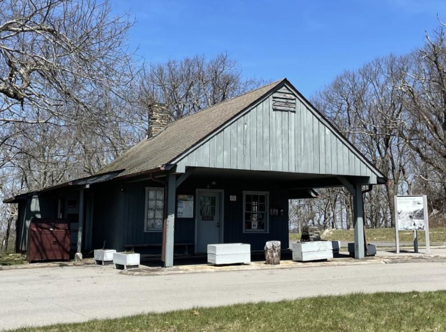 Rocky Knob Visitor Center (Milepost 167) photo 3
